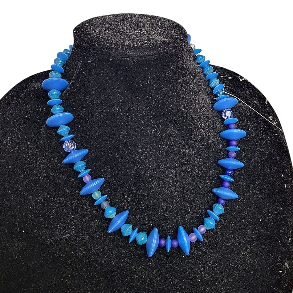 Blue Saucer Paper Blue Frosted Gloss Beaded Necklace